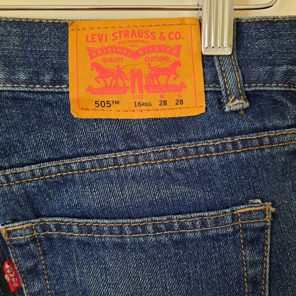 Levi's 505 Straight Fit Jeans - Picture 9 of 16